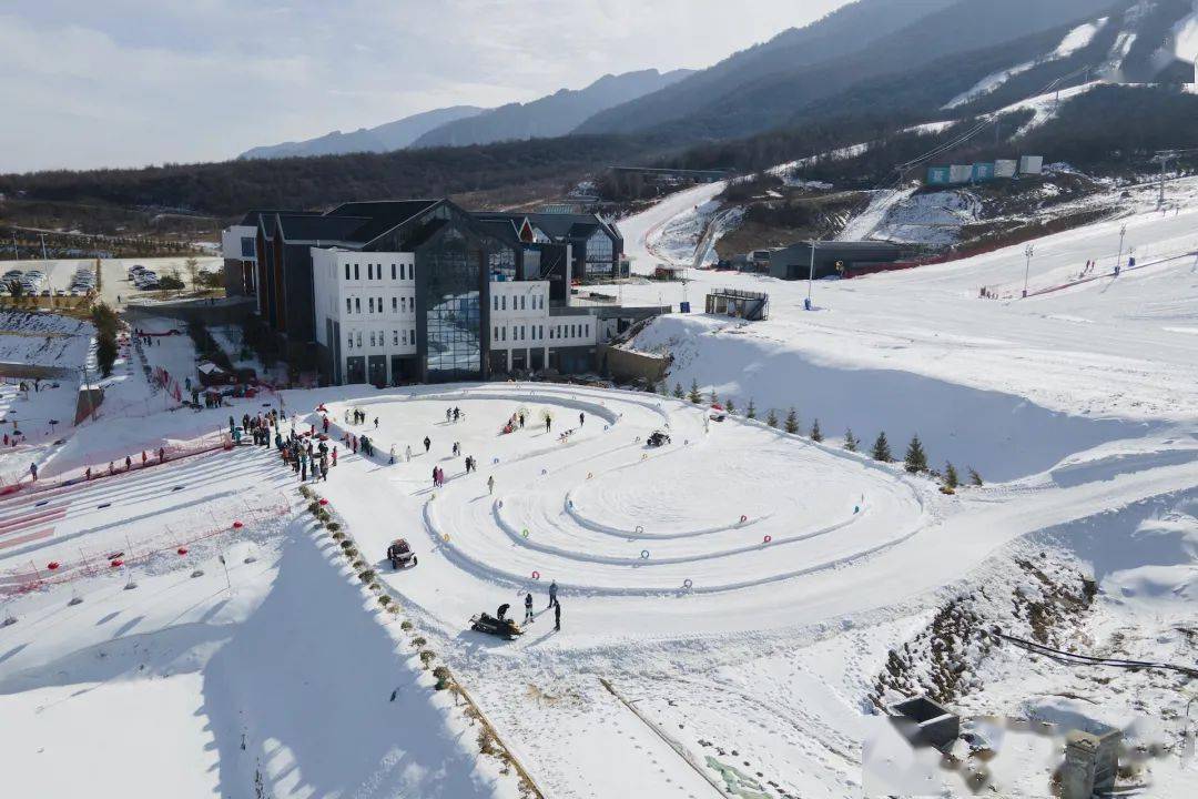 鳌山滑雪场今日开园