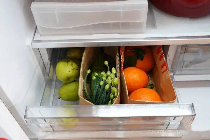 怎么收纳冰箱里的蔬菜 6fbfedabe7ab4fd6bc4bfaeb476d1618.jpeg