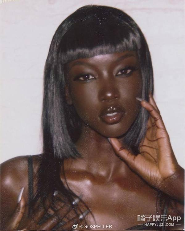 vogue封面引争议黑人模特黑化巧克力美人成商店假人