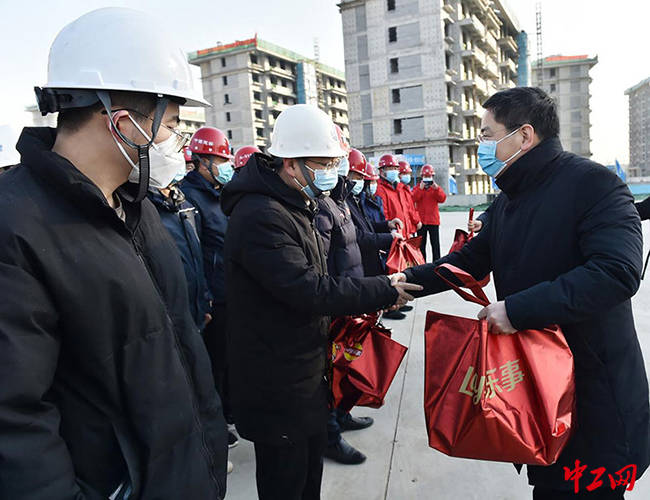 雄安新区开展春节送温暖活动慰问一线建设者