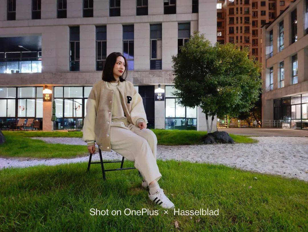 四款骁龙8系列手机拍照横评！各有各的离谱。。。