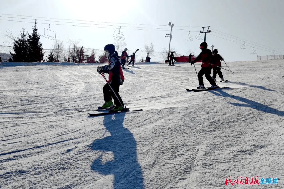 圆梦冬奥 同享未来！飞翔吧临夏“冰雪少年”！谈球吧体育(图4)