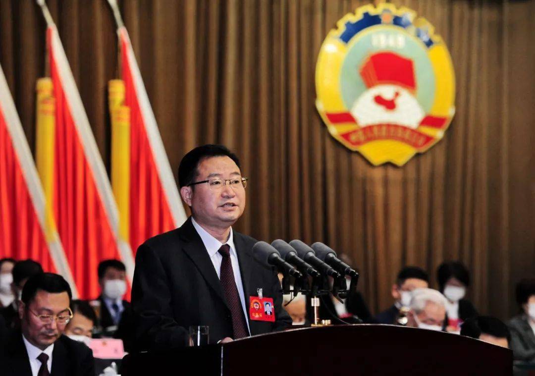 王庆指出,过去的五年,是兖州发展进程中极不平凡的五年