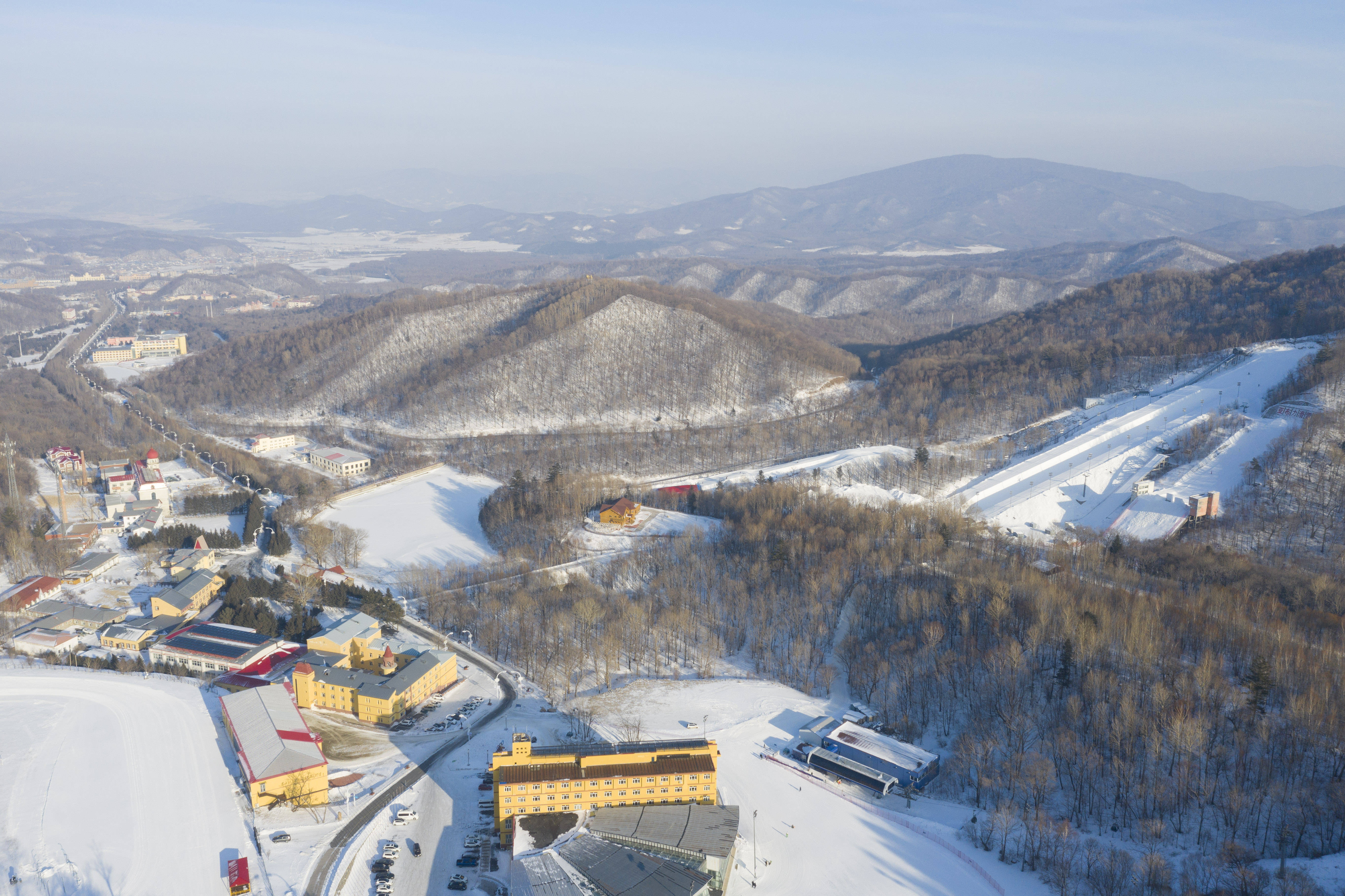 度假区|冬奥临近 冰雪运动氛围浓——探访黑龙江省亚布力滑雪旅游度假区