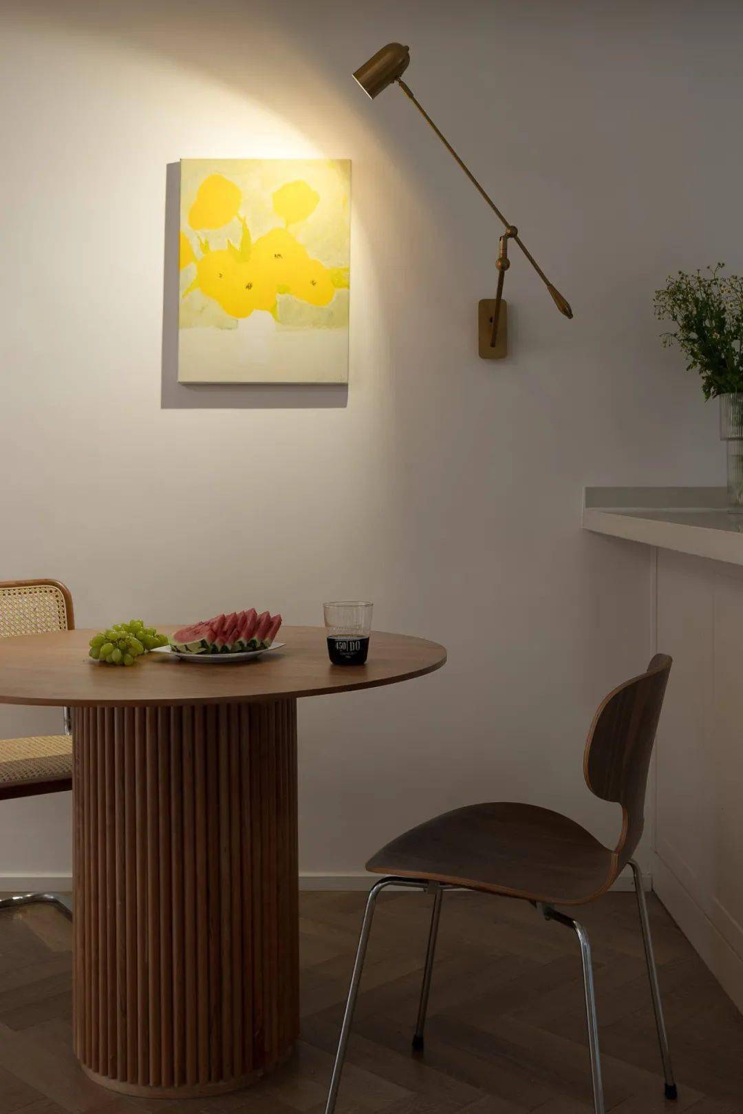 客厅小县城装修天花板！拒绝土味精装，不走网红风，沙漠配色太惊艳了！