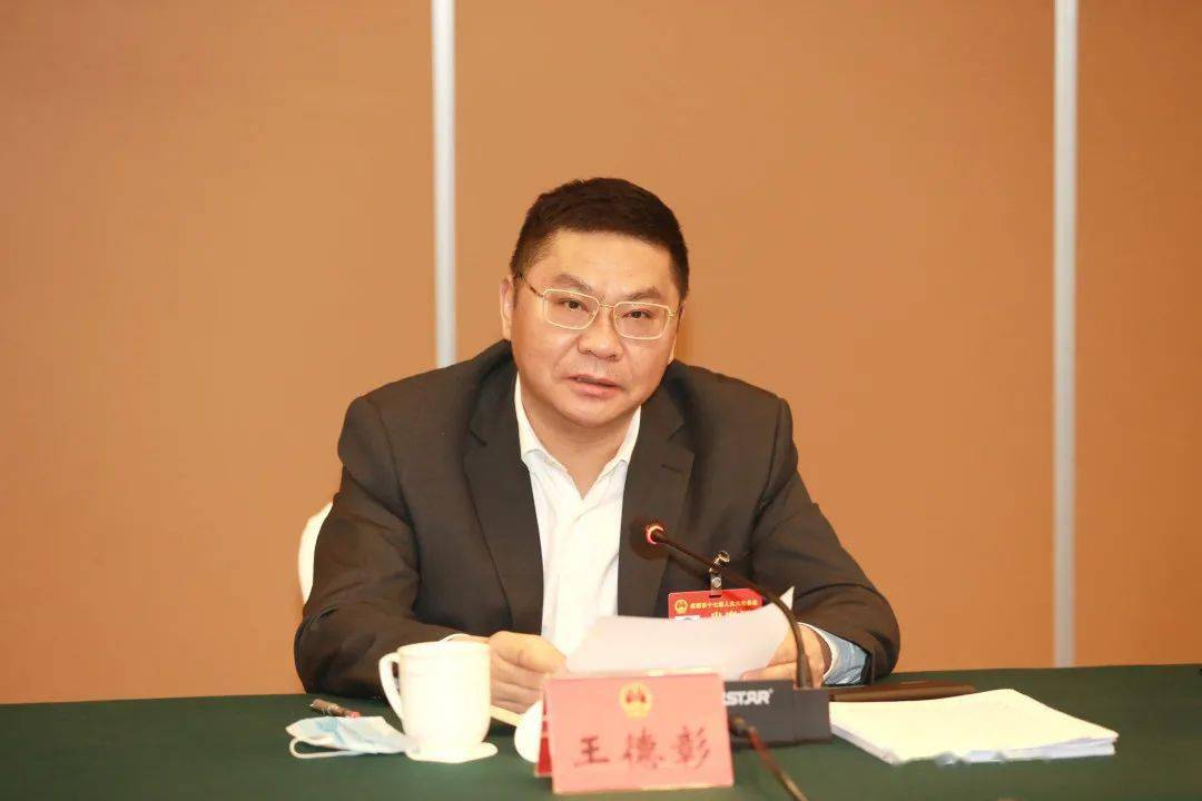 王德彰代表说,政府工作报告总结成绩客观全面,工作安排务实有力.