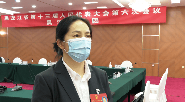 省人大代表 黑河市五大连池第一人民医院功能科主任 刘桂梅:上午聆听