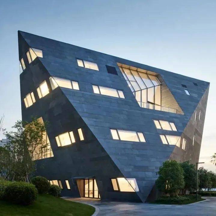 荣登外媒2021年TOP10建筑名录的上海建筑_浦东_Ennead_设计