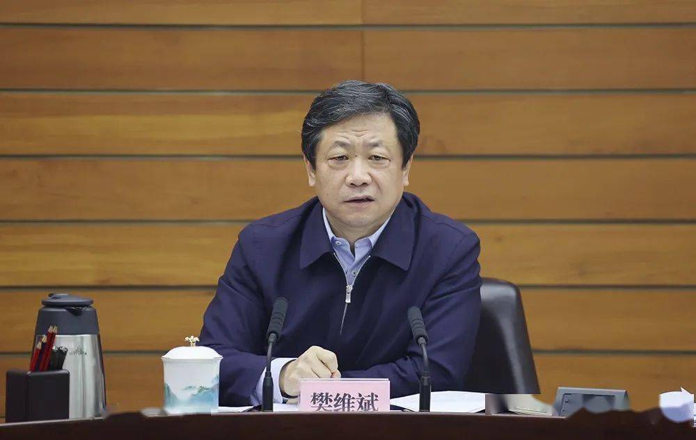 社会发展1月22日,铜川市委书记樊维斌主持召开市委常委会(扩大)会议