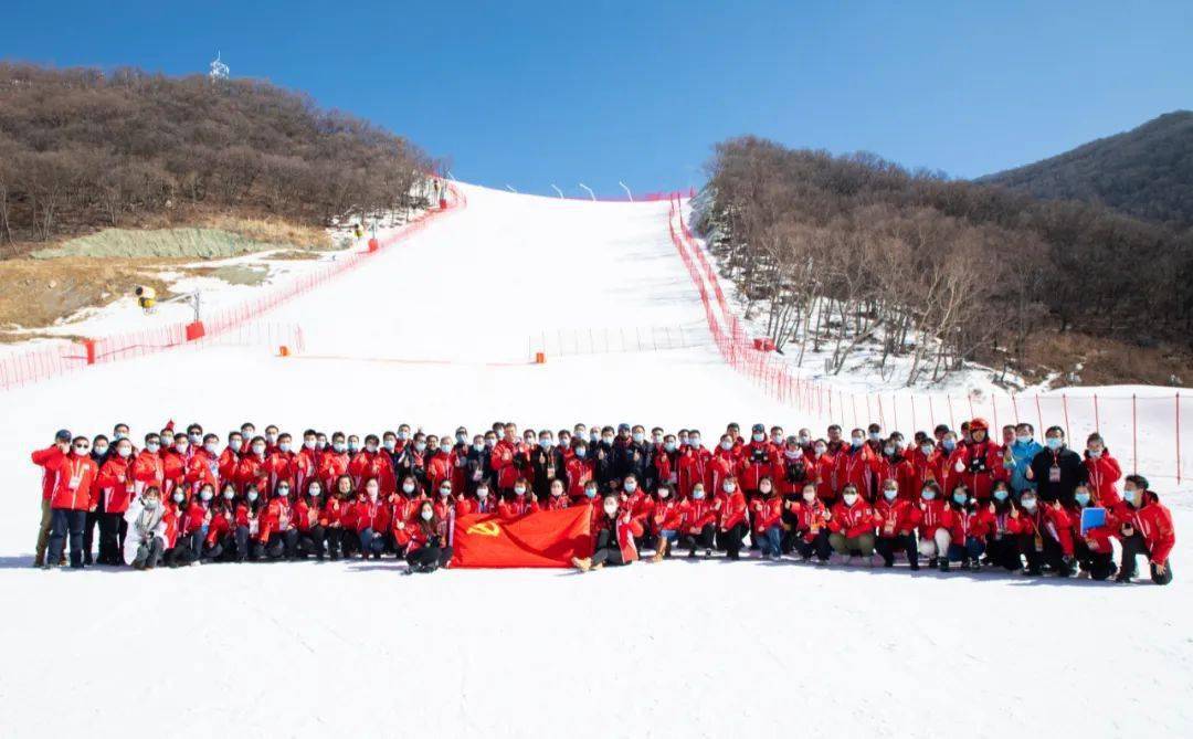 场馆|对话冬奥赛场守护者 | “我们是雪道上的一团火”