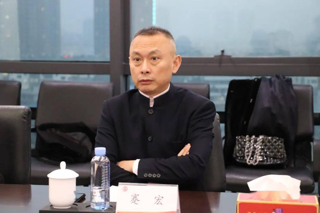 联合会动态秘书长蹇宏向劲牌董事长吴少勋拜年