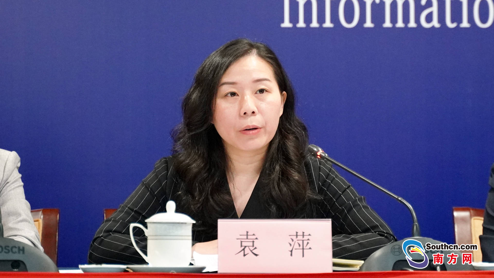 人民银行广州分行金融研究处处长袁萍袁萍介绍,广东绿色信贷余额,绿色