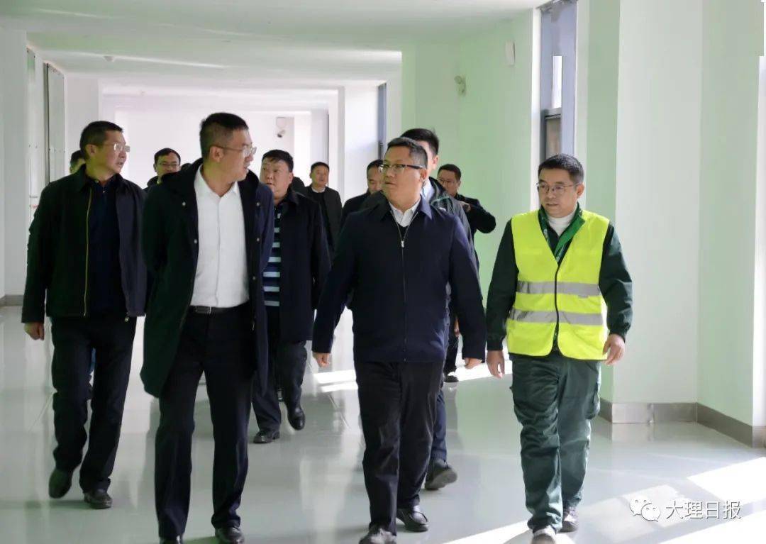 字德海,王兆炜,常于忠,施双林及州级有关部门负责人参加走访慰问.