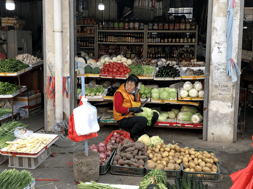 让你我精疲力尽正是因为这样的现实才有了打工人生活被记录下来的瞬间