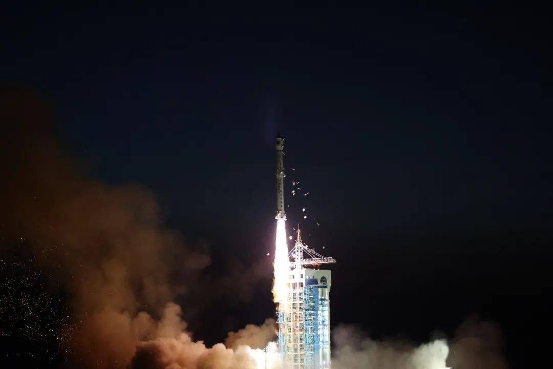 发个火箭迎春节！我国成功发射陆地探测一号01组A星