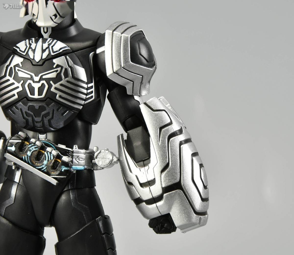 评测|78官测：万代 SHF 真骨雕 假面骑士欧兹 犀猩象联组（重力联组）