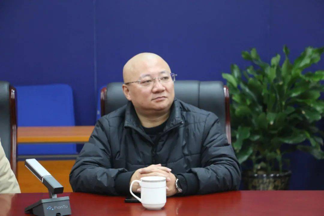 陈亚明同志在介绍防范打击赌博违法犯罪活动的意义及全民禁赌行动实施