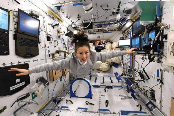 中国|恭喜王亚平！