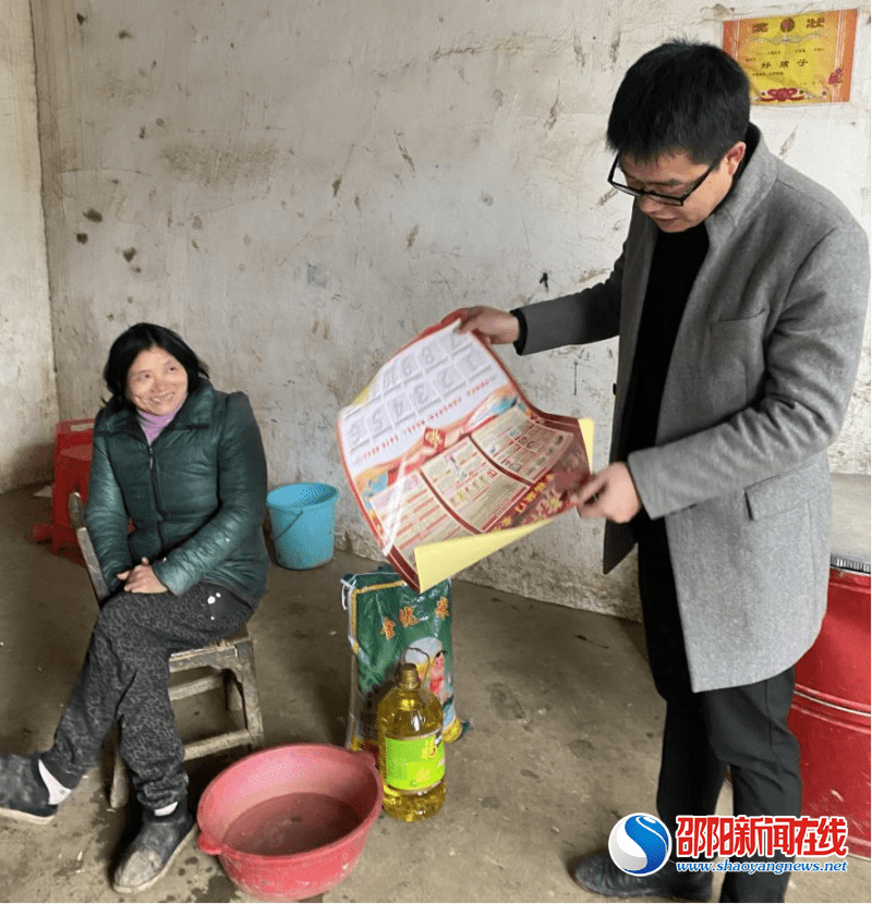 洞口县黄桥镇开展幸福敲门安全到家敲门行动