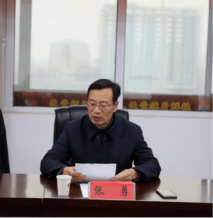 沂南县开展"慈善暖冬 幸福女童"波司登牌羽绒服捐赠座谈会_刘振奎