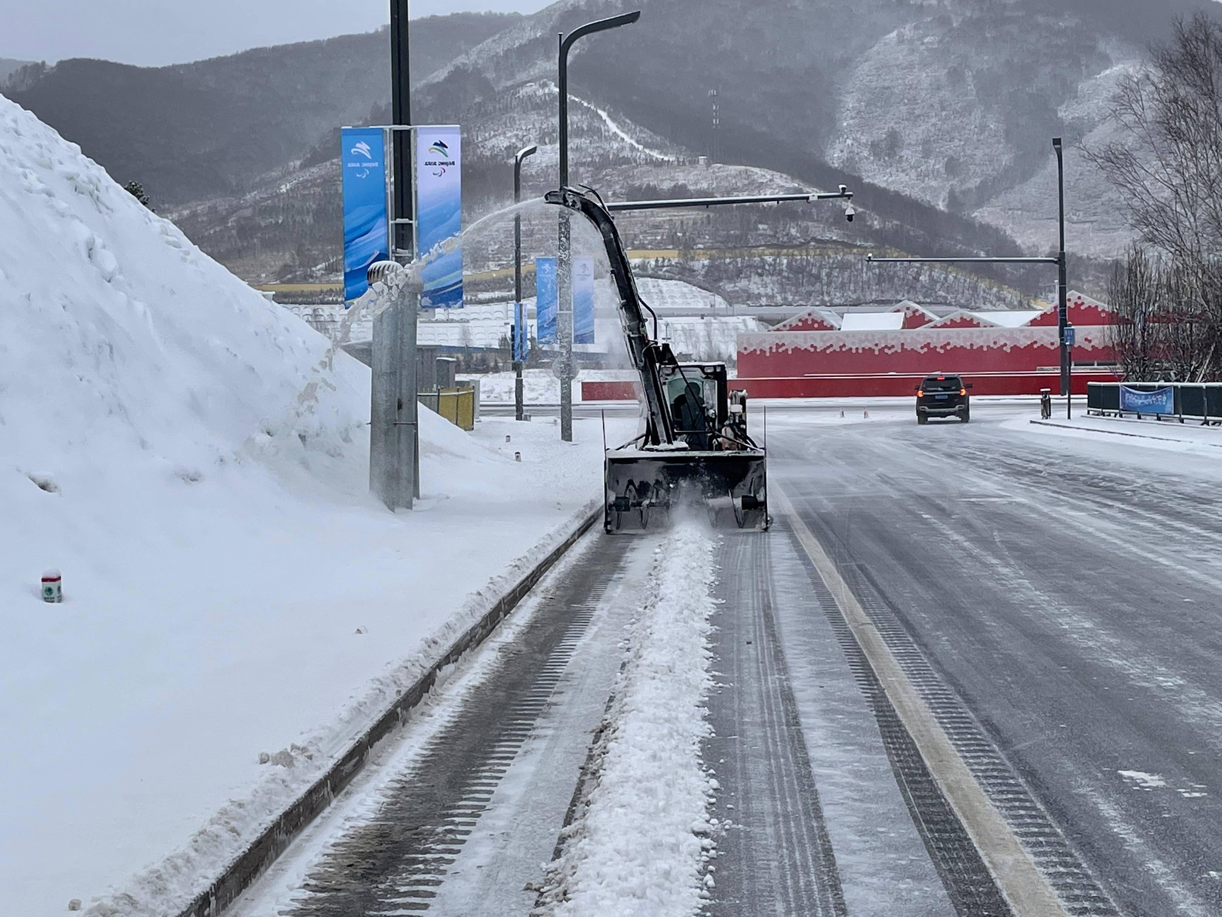 北京环卫集团七大除雪利器保障冬奥会