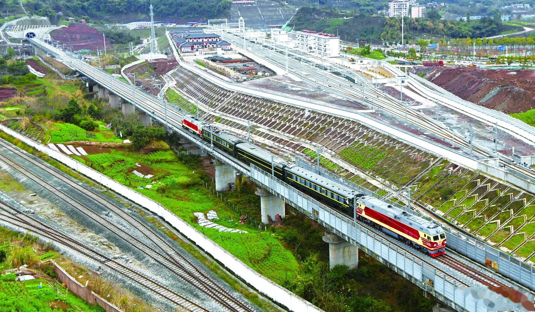 郑万铁路重庆段开始联调联试