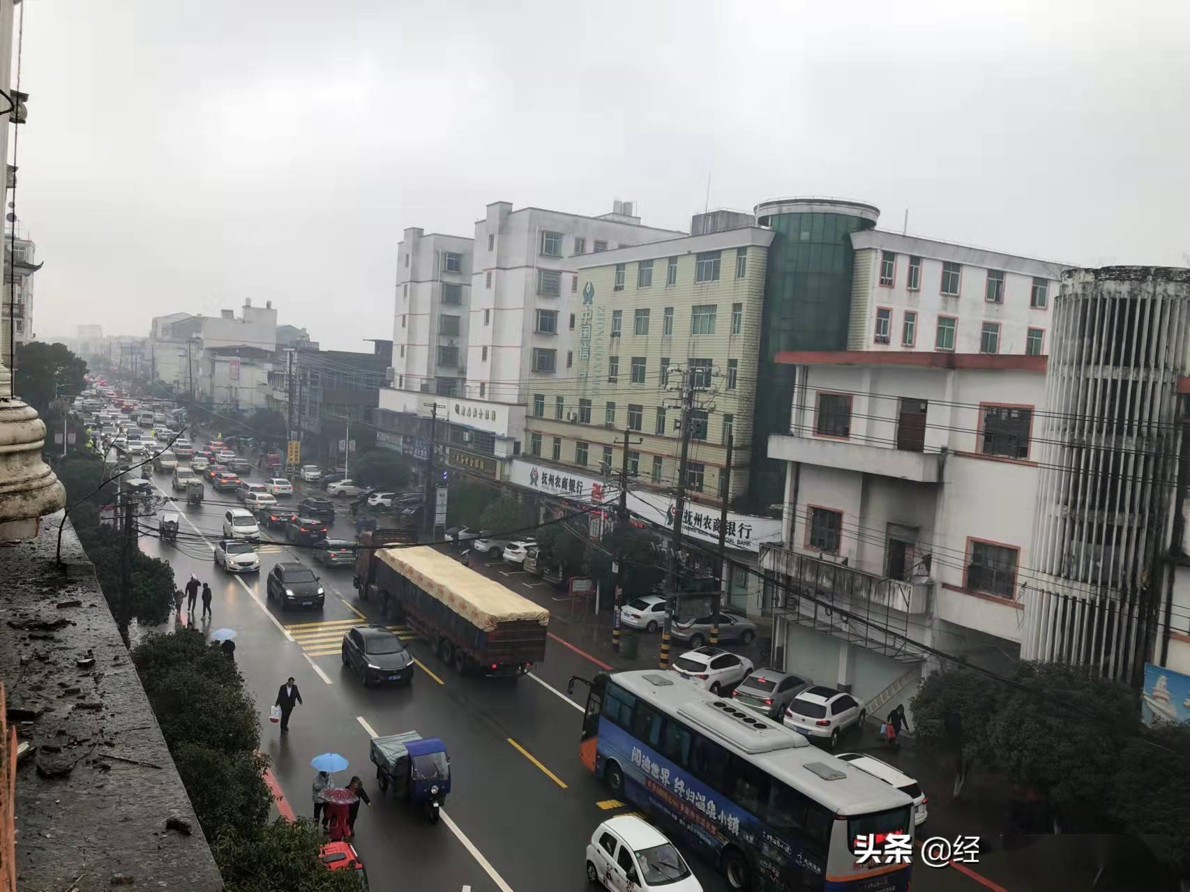 临川唱凯镇春运保畅通志愿者在行动