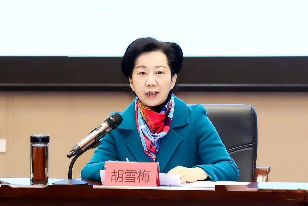 胡雪梅调研我市政务服务工作_环境_营商_邓永翔