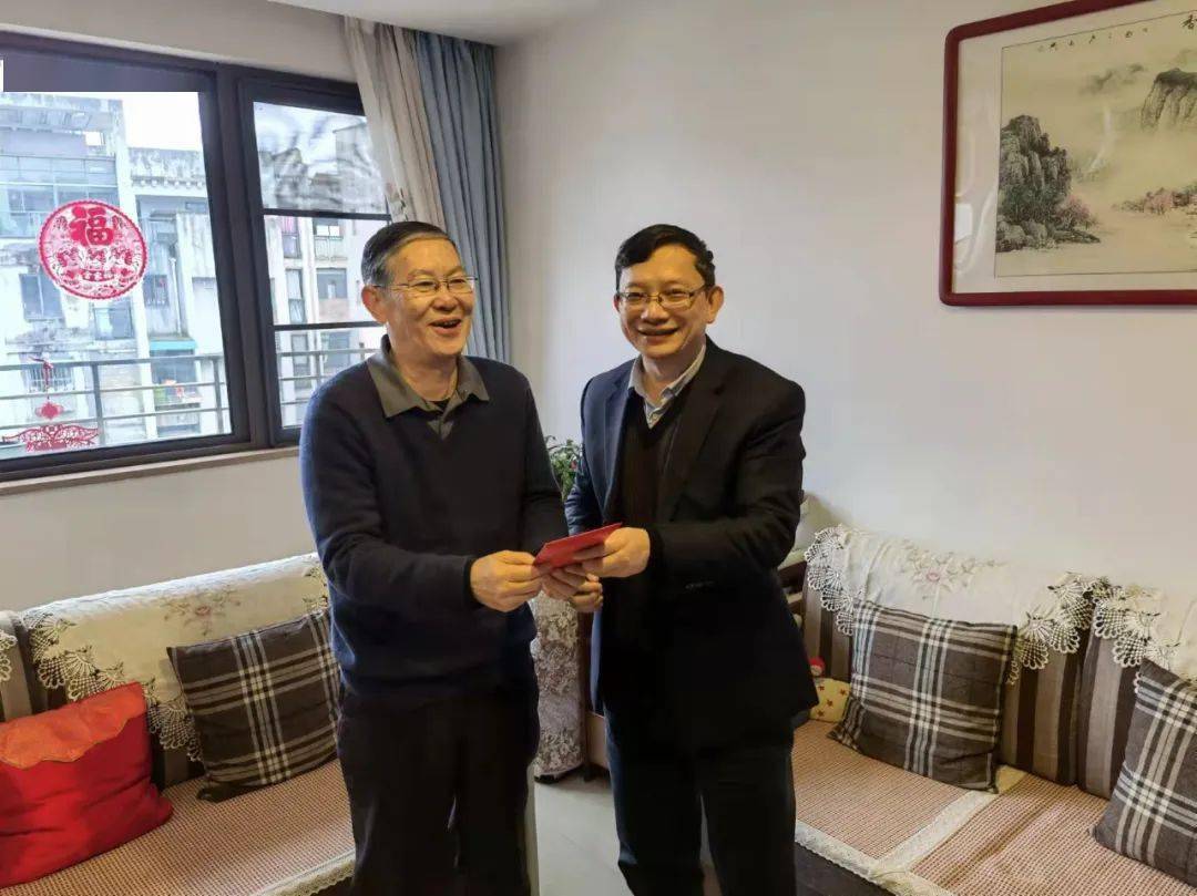 省商务厅厅长,省投促局局长马雷慰问申晓庆老同志省商务厅厅长,省投促