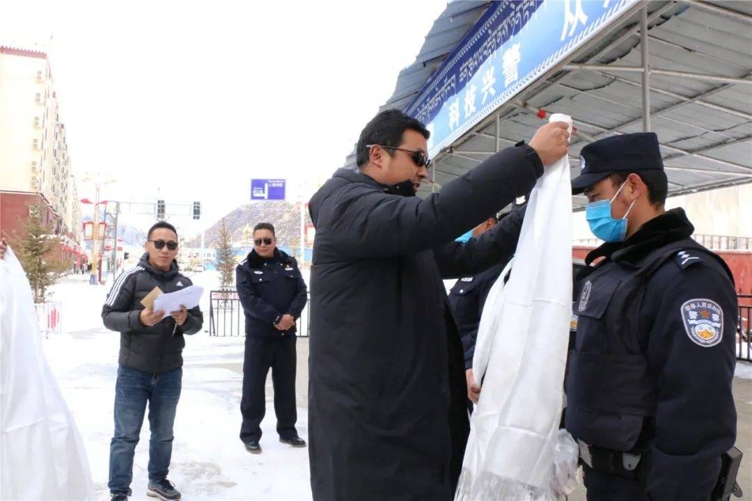 嘉黎县委副书记县长觉阿次仁莅临公安局看望慰问一线民辅警