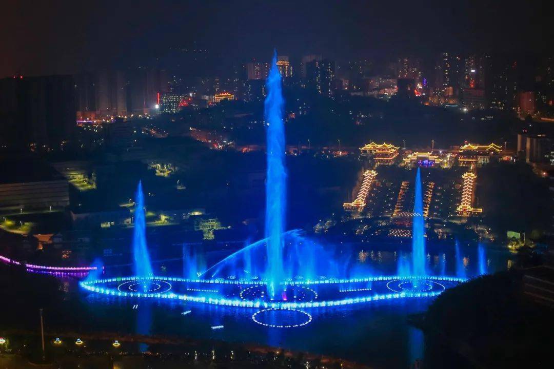 音乐喷泉春节期间小编有个好消息告诉大家大家考虑好新年怎么过了吗?