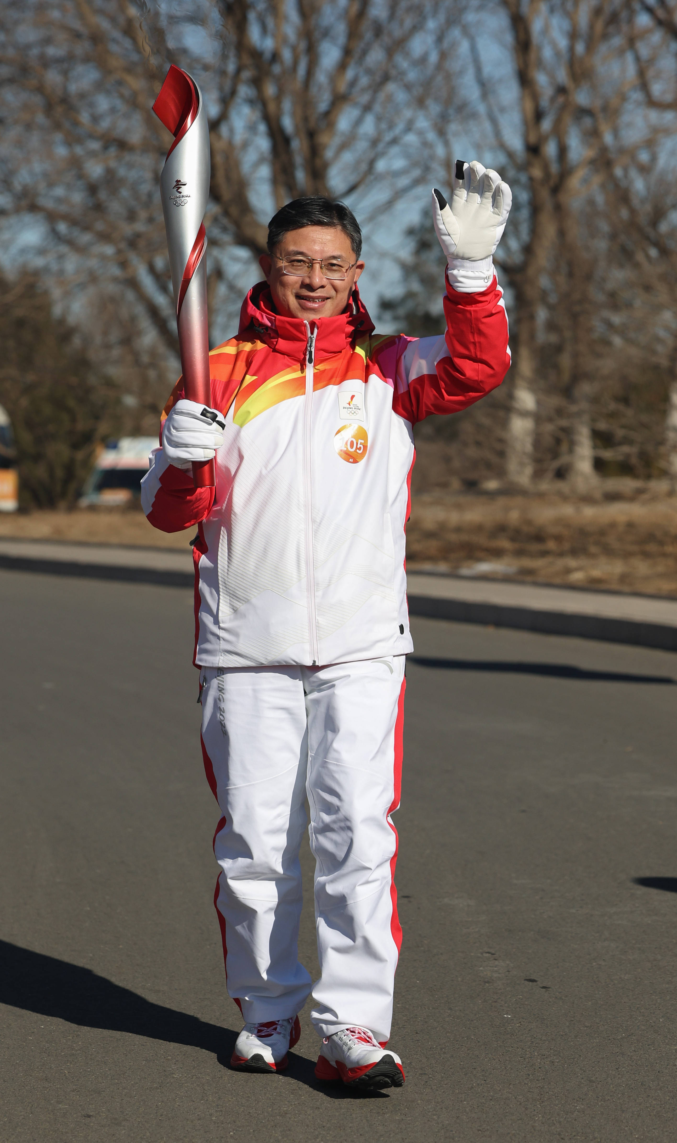 北京冬奥会火炬在奥森公园传递