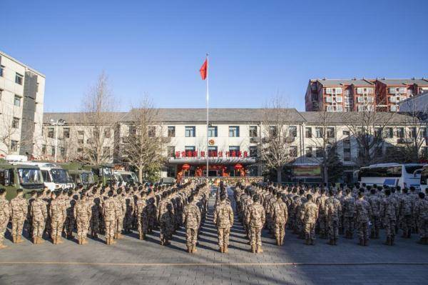 精心组织|军营新年怎么过？穿上新式迷彩一起玩转嘉年华