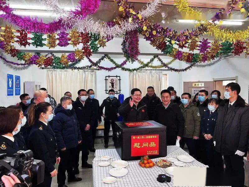 吉林市长王路除夕慰问公交职工市民出行我保障春节公交不打烊