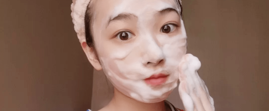 蜂巢不用洗面奶也可以把脸洗干净!用它也能搞定脸上的脏东西