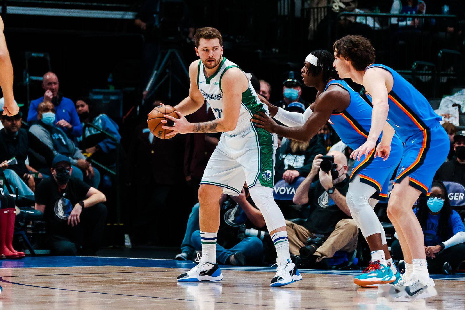 多特30分加时独揽14分雷霆力克独行侠!东契奇40 10_中三_布洛克_双方