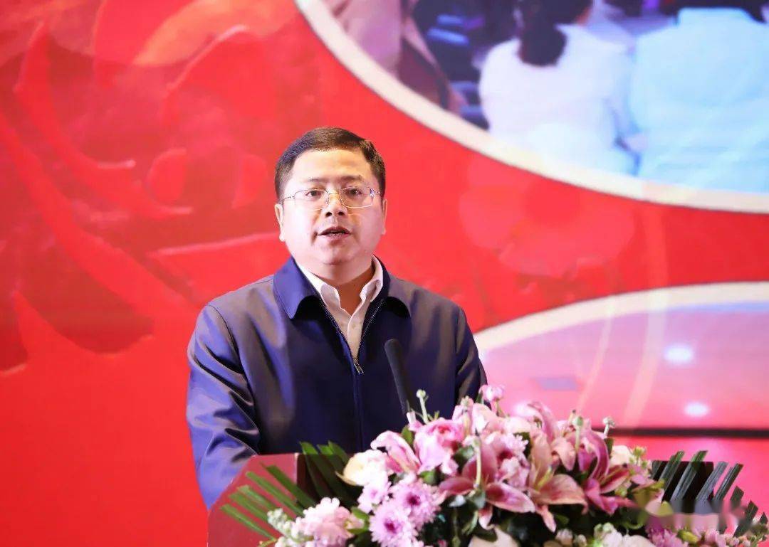 (倪卫春致新春贺词并推介昌江)(沈昆致辞)(江智峰主持)倪卫春在致辞中