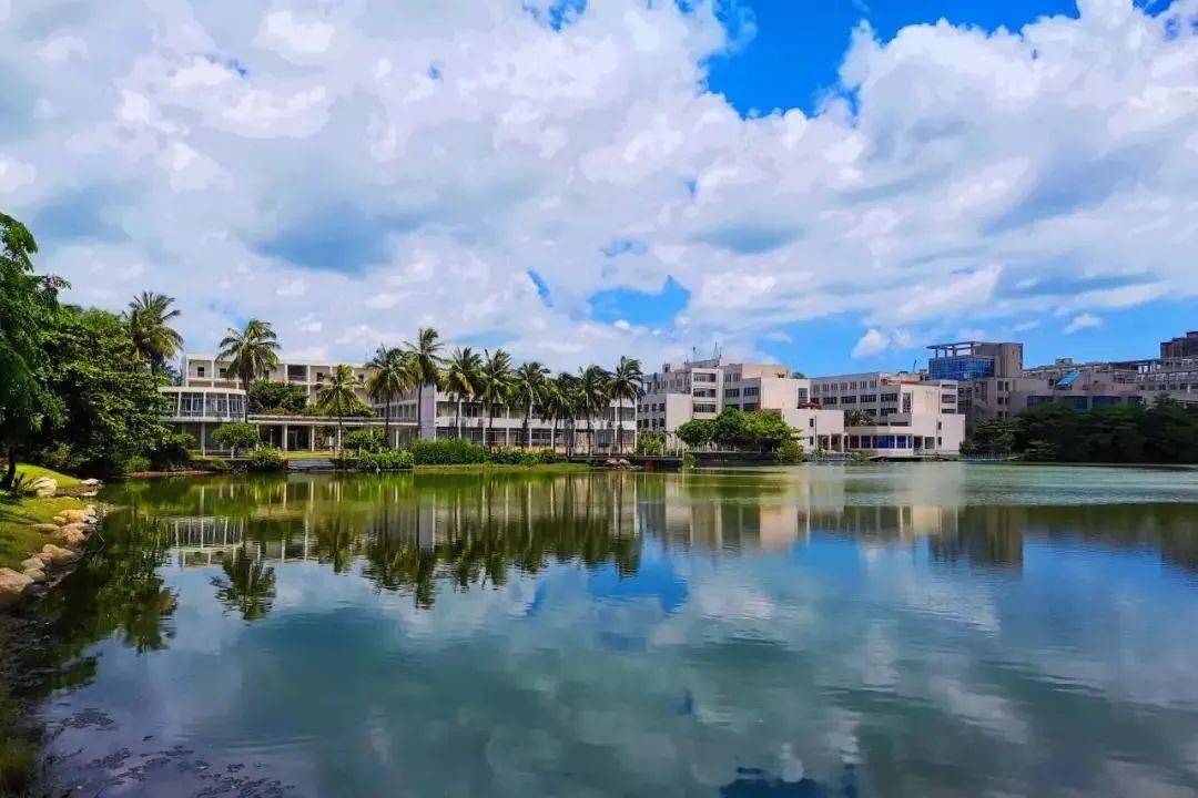 海景学校盘点去海边上大学