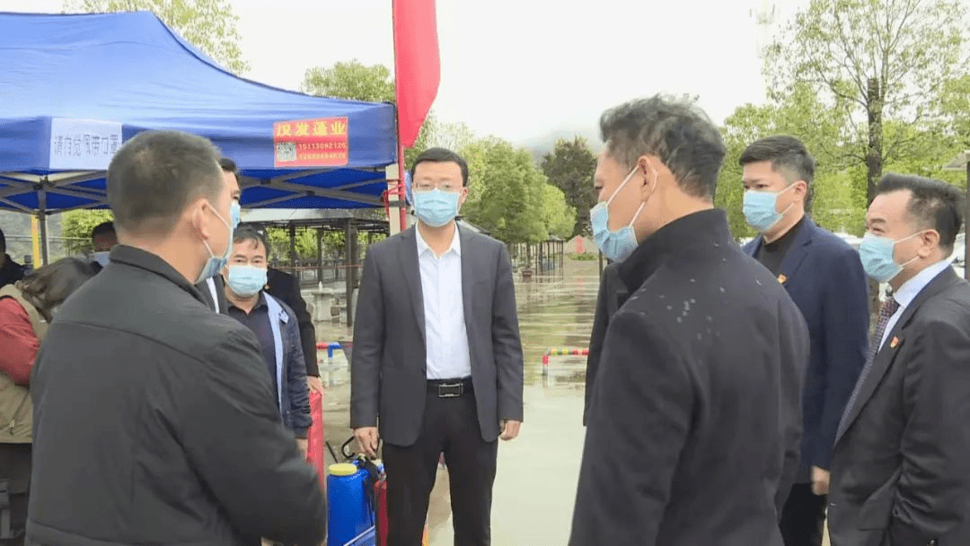 区委书记许广圻带队到仙城镇仙湖风景区调研指导工作,强调各旅游景区