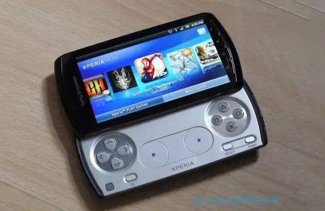 xperia play 最初被傳言稱為