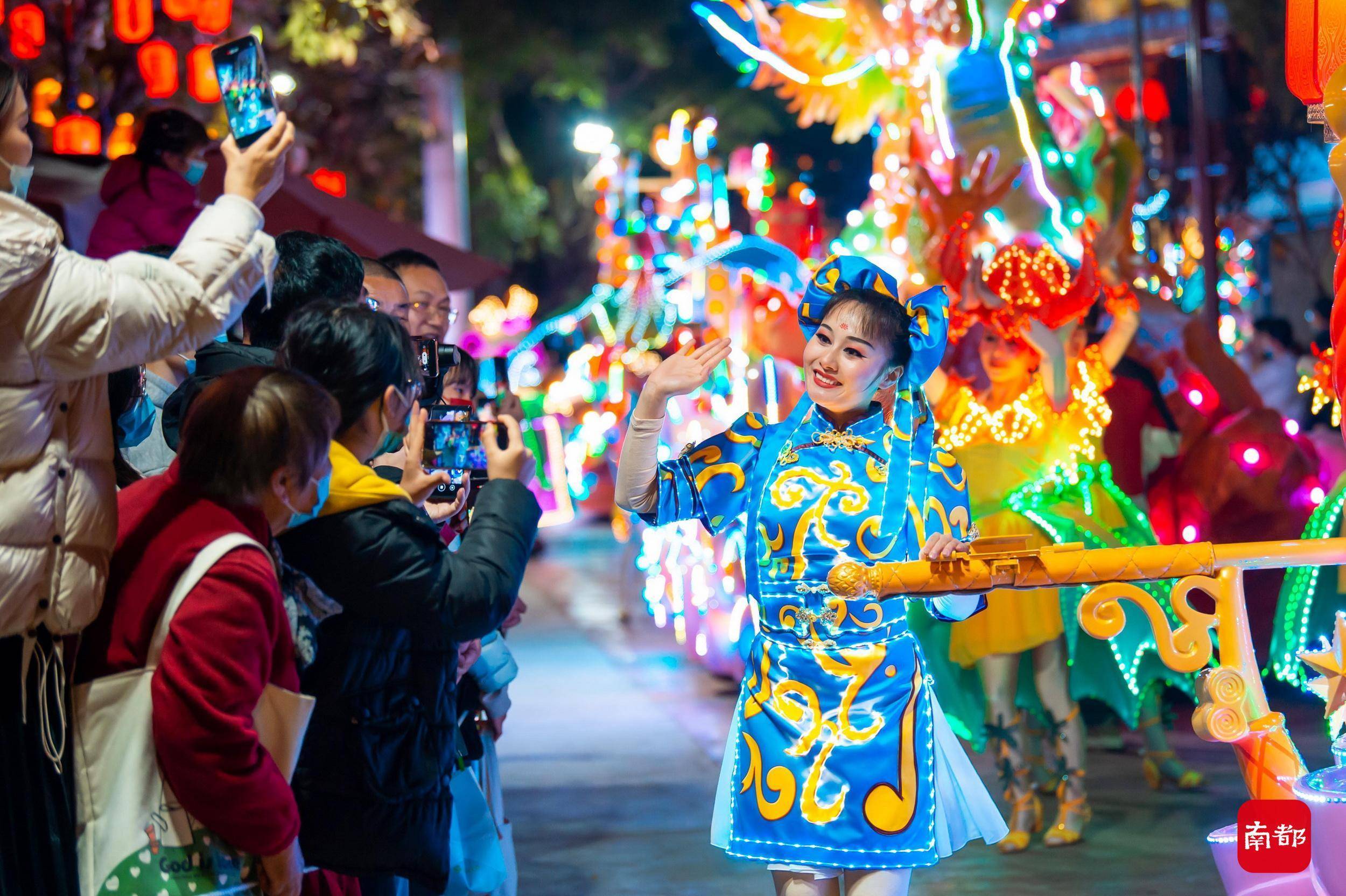 图集|图集：摸“虎头”，抢元宝，广府文旅大餐受青睐