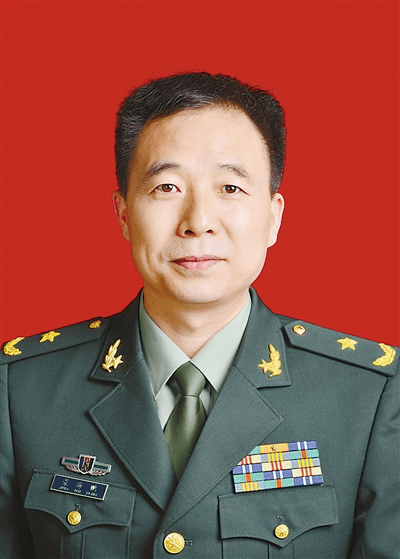 冬奥会开幕式上,景海鹏,祁发宝传递国旗_空军飞行学院_火炬_团长