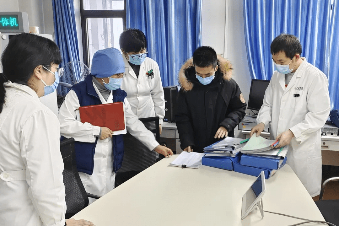 关于中国中医科学院广安门医院外籍患者就诊指南黄牛联系方式的信息