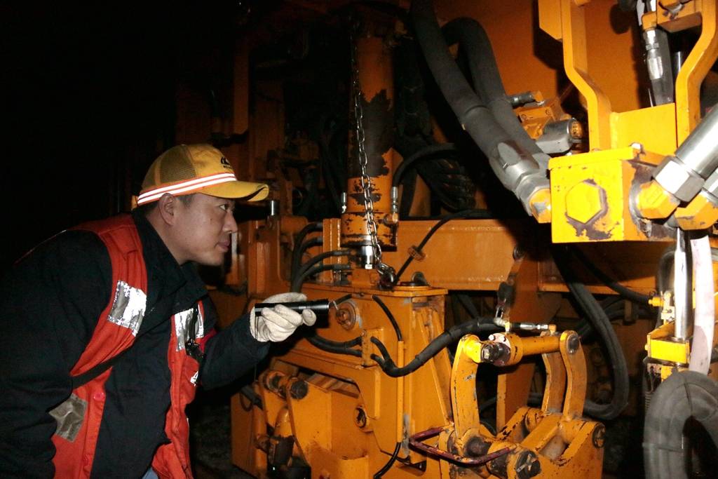 大机段和工务段哪个好 aaf61990545d4a01b178cb4b74714ca3.jpeg