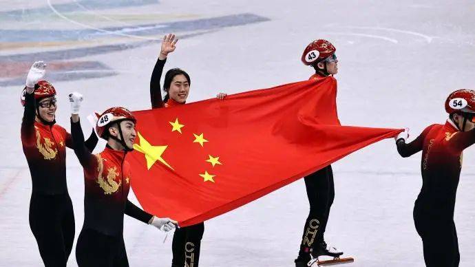 颁奖|中国队夺金后，为什么没有马上升国旗奏国歌