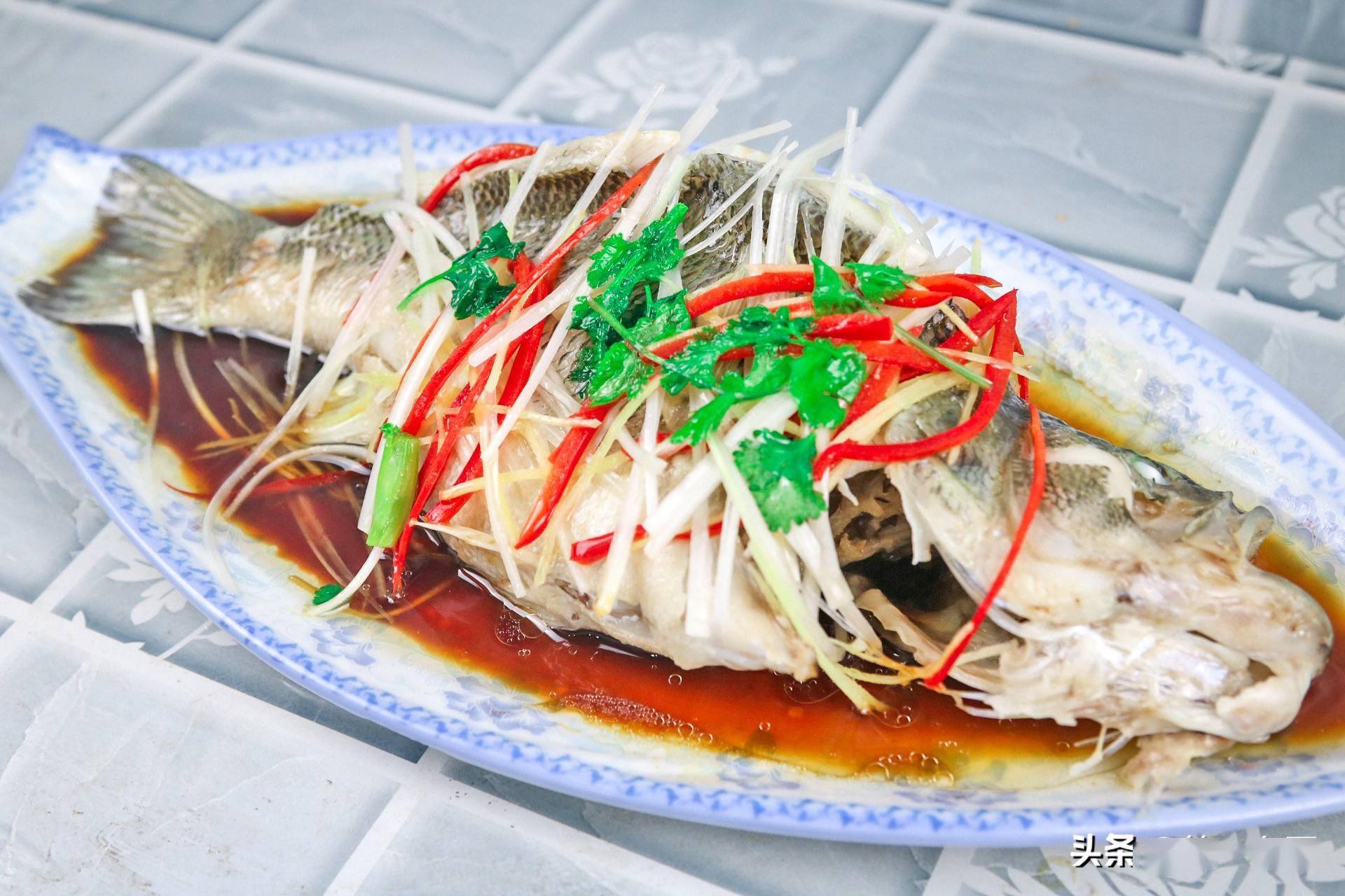 蒸鲈鱼怎么切好看 a4798f4f28f642f79f01711febeada39.jpeg