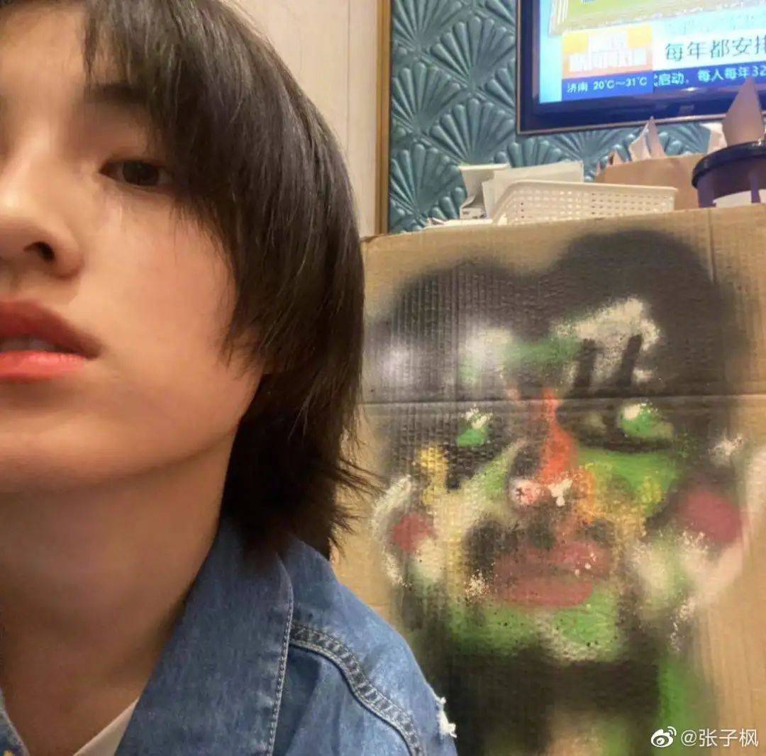 餐巾纸美女身后从没有杂乱的背景！刘令姿张子枫教你绝美柔光术