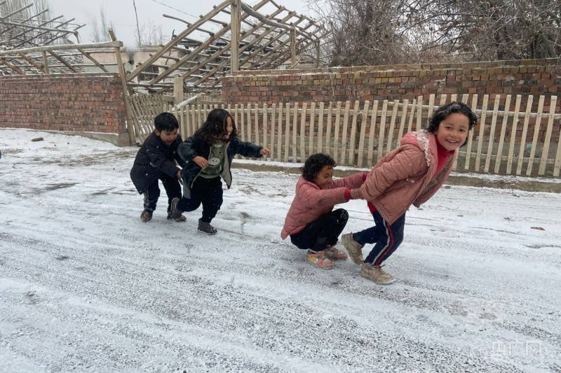 百草|墨玉下雪了！大年初七，瑞雪丰年