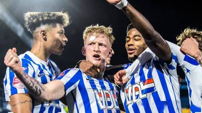 讲球堂大年初七战精英雪缘园精选直击荷乙对决