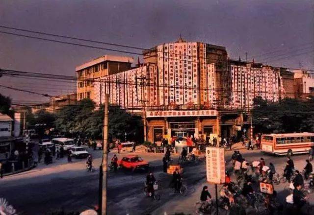 再谈东大街华侨商店被拆西安城墙内如何打破囚徒困境